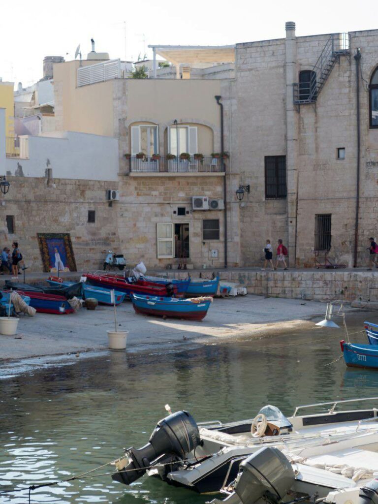 Monopoli città vicino a Bari